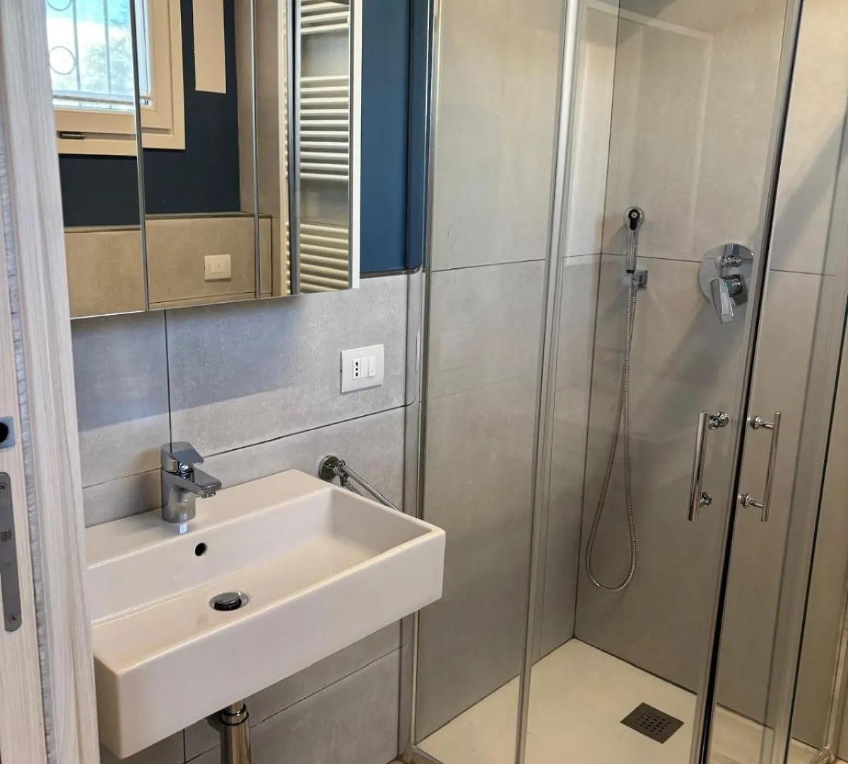 Apartment Ile Appartment Peschiera del Garda Italien